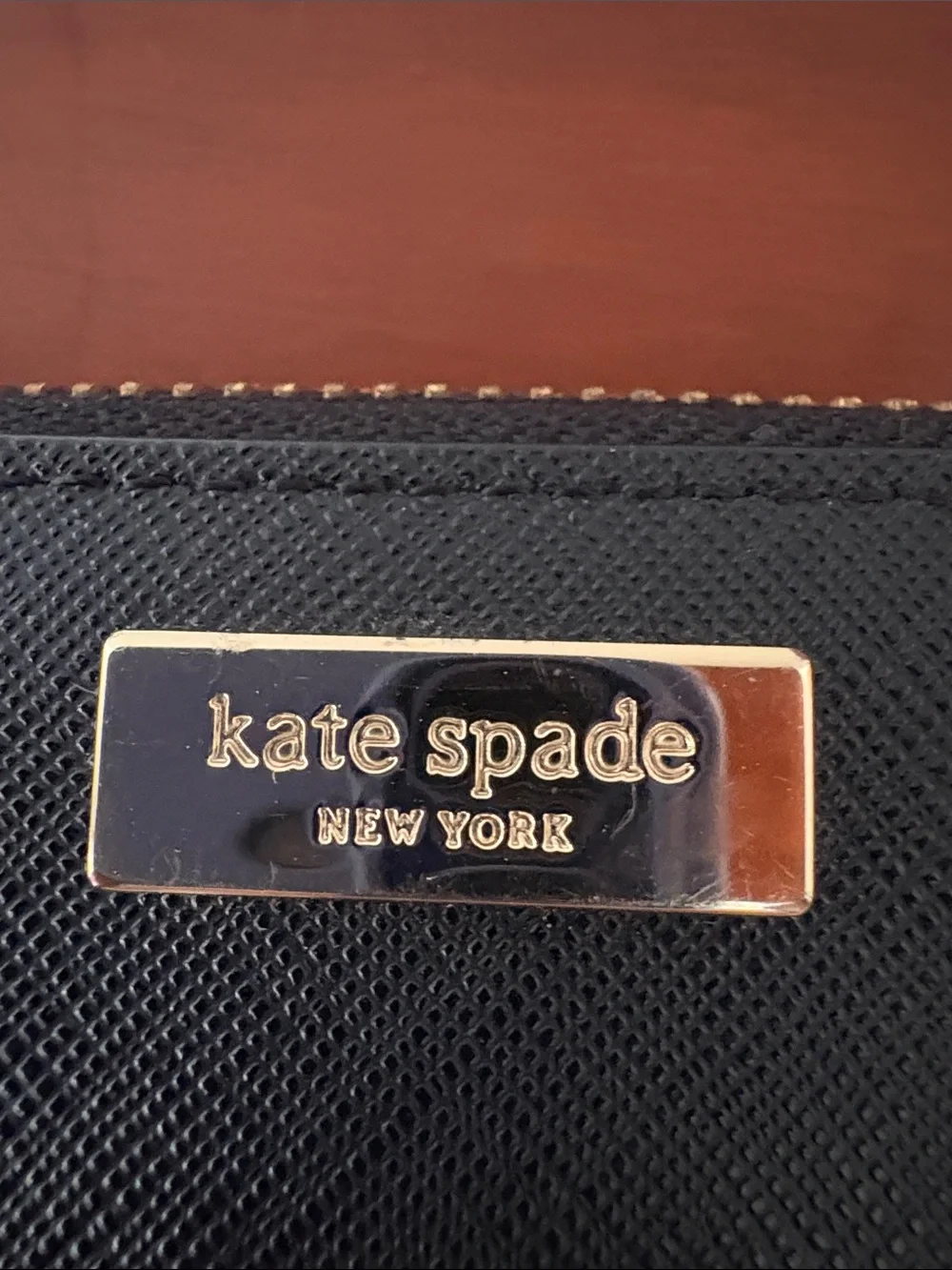 Kate Spade New York Laurel Way Neda Saffiano Black eather Zip Continental Wallet
